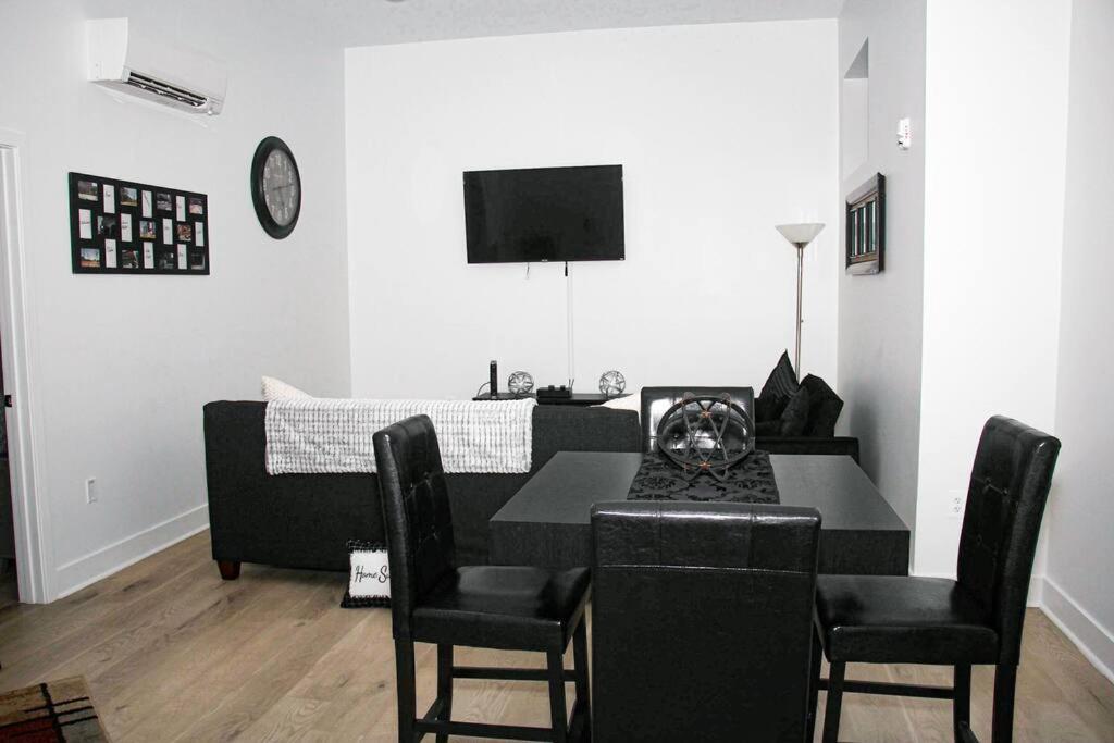 Comfy Cozy And Cute Apartment Baltimore Exterior photo